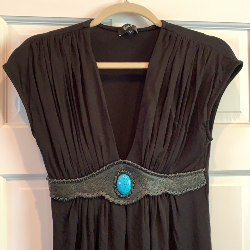 Sky black dress with gorgeous belt detailing. Lg - Picture 3 of 7